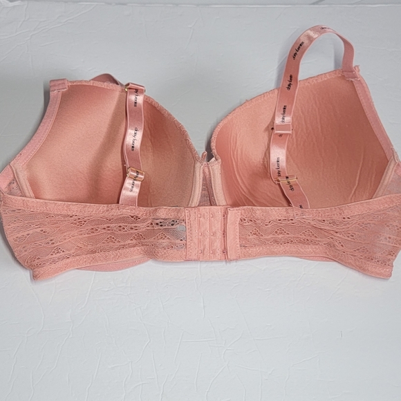 Daisy Fuentes Underwire Bra/ 42D - Picture 2 of 13